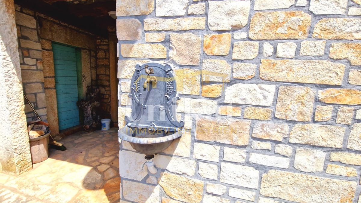 Prenovljena kamnita hiša